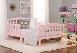 Pink Classic Toddler Bed Roomshot